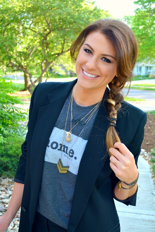 the home tee, madewell necklace, boyfriend blazer