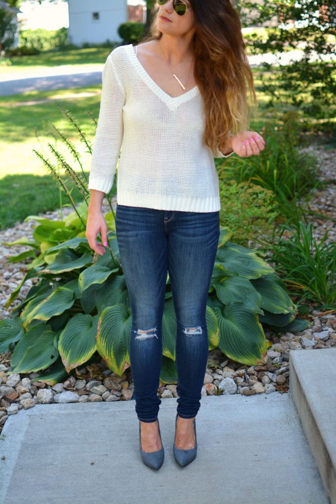 ashley from lsr in an h&m summer sweater, express jeans, and nine west pumps