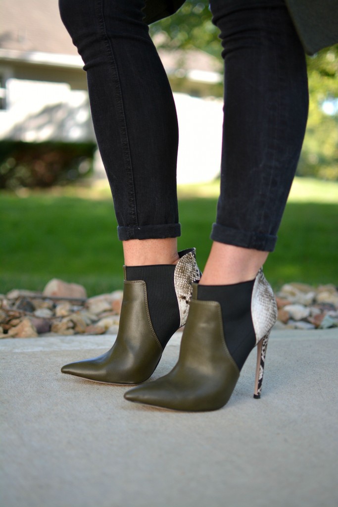 Ashley from LSR in black Madewell jeans, and olive stiletto booties