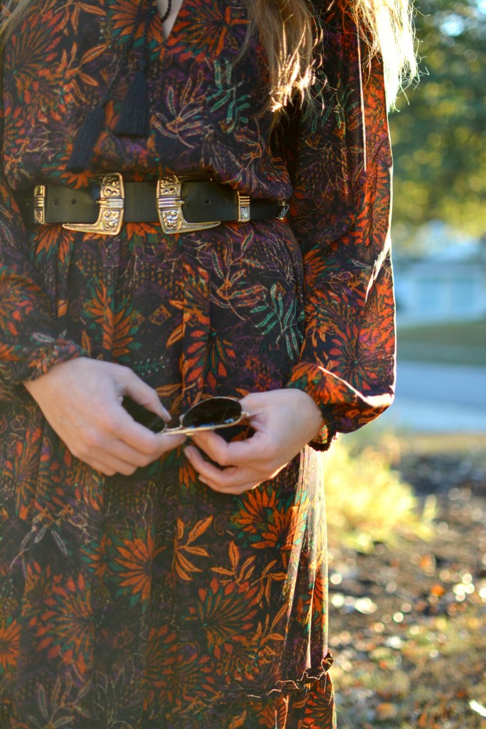 H&M dress // Jeffrey Campbell boots (similar here) // Belt c/o Boohoo // Ray-Ban sunglasses