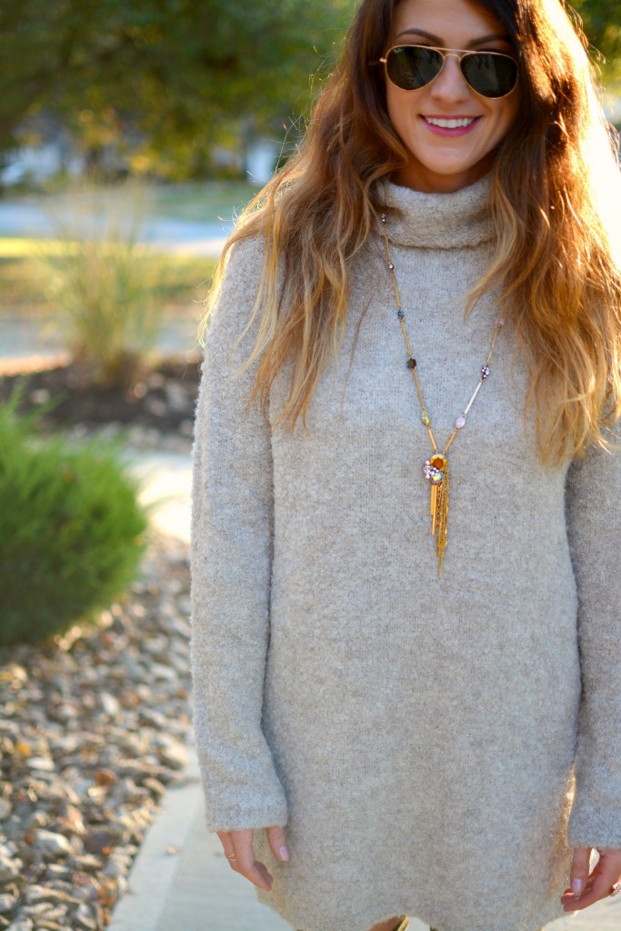 Ashley from LSR in a slouchy beige sweater and JCrew constellation necklace.