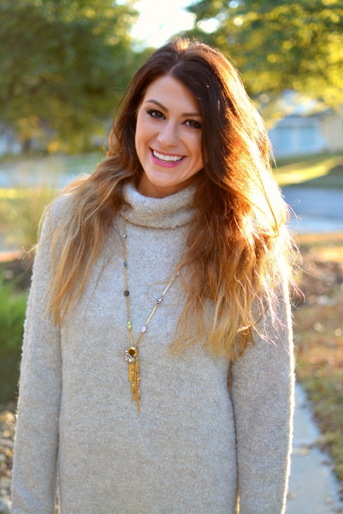 Ashley from LSR in a slouchy beige sweater and JCrew constellation necklace.
