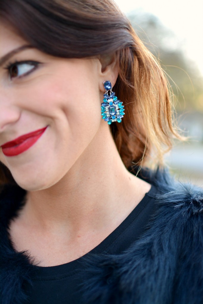 Ashley from LSR in statement earrings from Happiness Boutique.