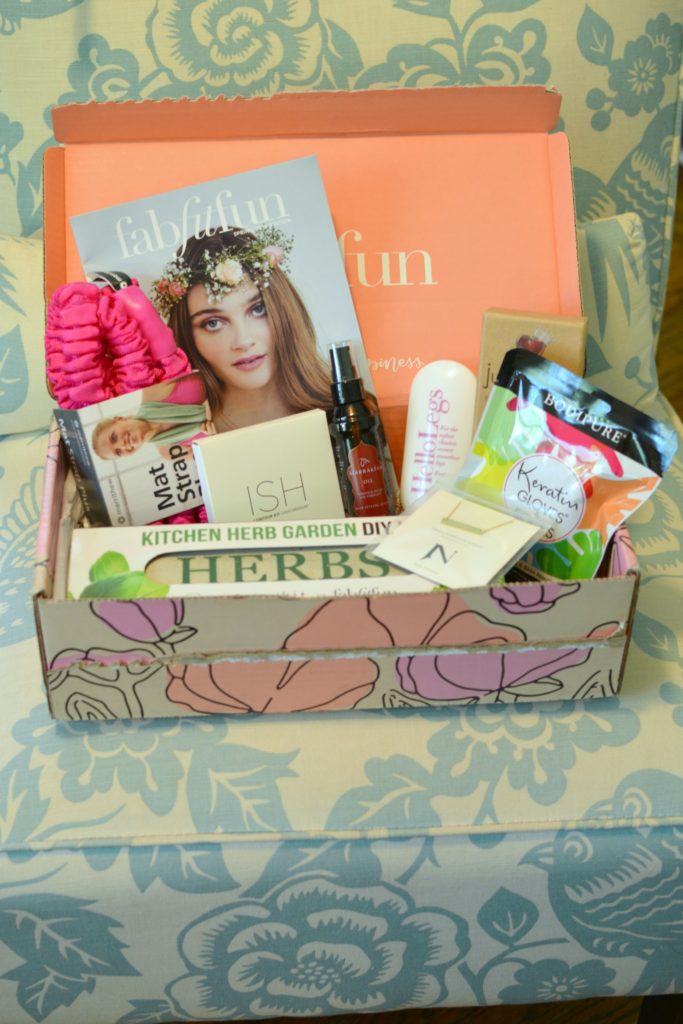 FabFitFun spring 2016 box with LSR