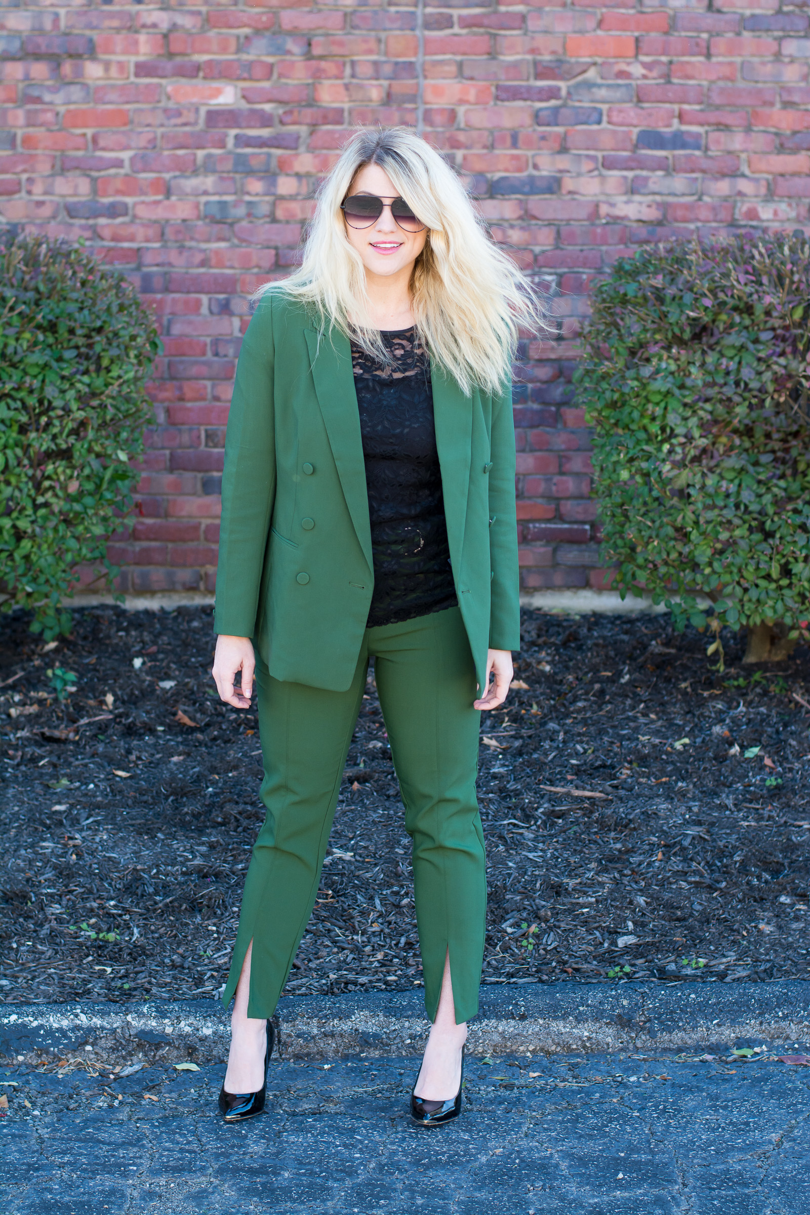 Green Holiday Suit. | Ashley from Le Stylo Rouge