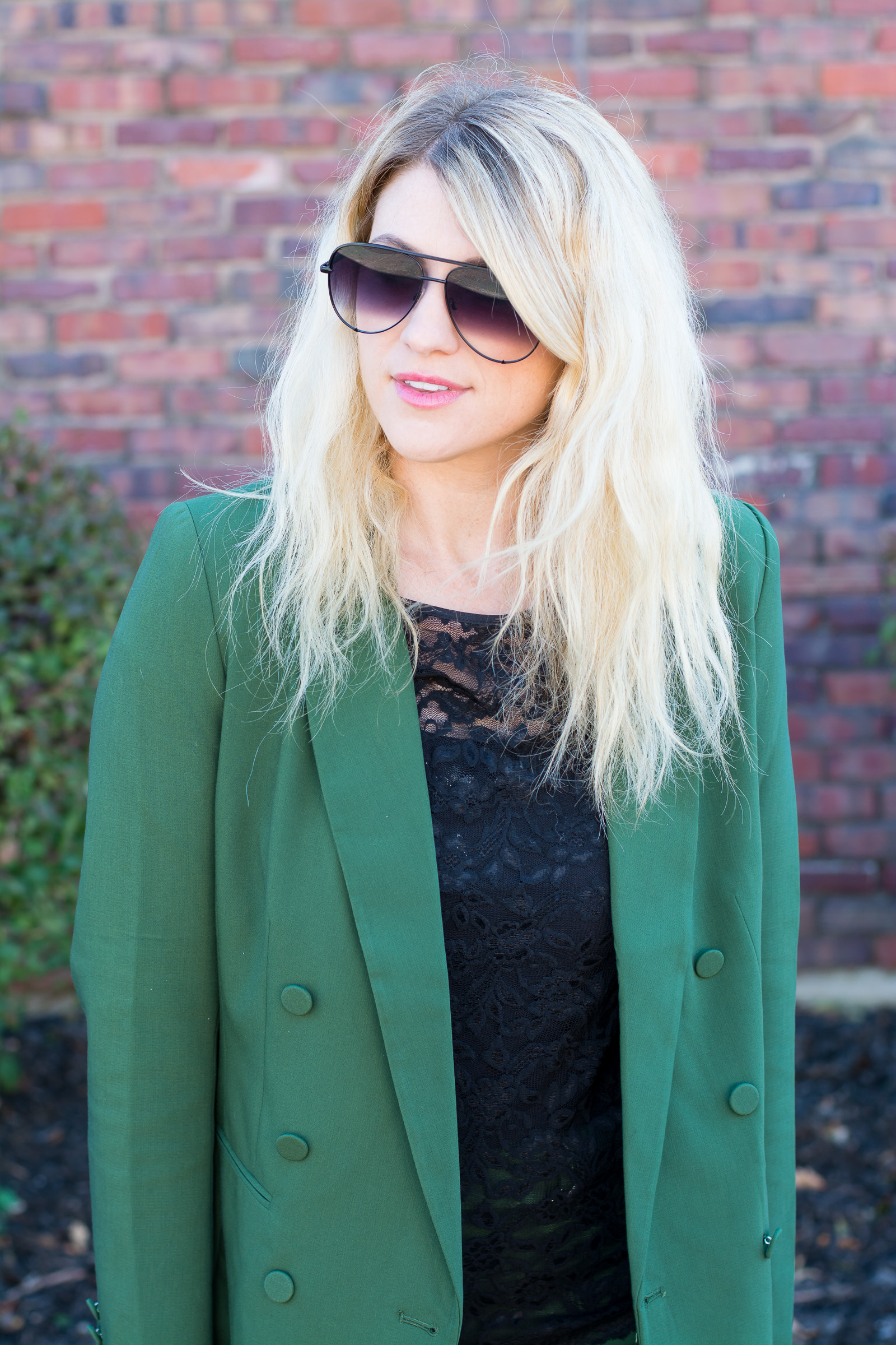 Green Holiday Suit. | Ashley from Le Stylo Rouge