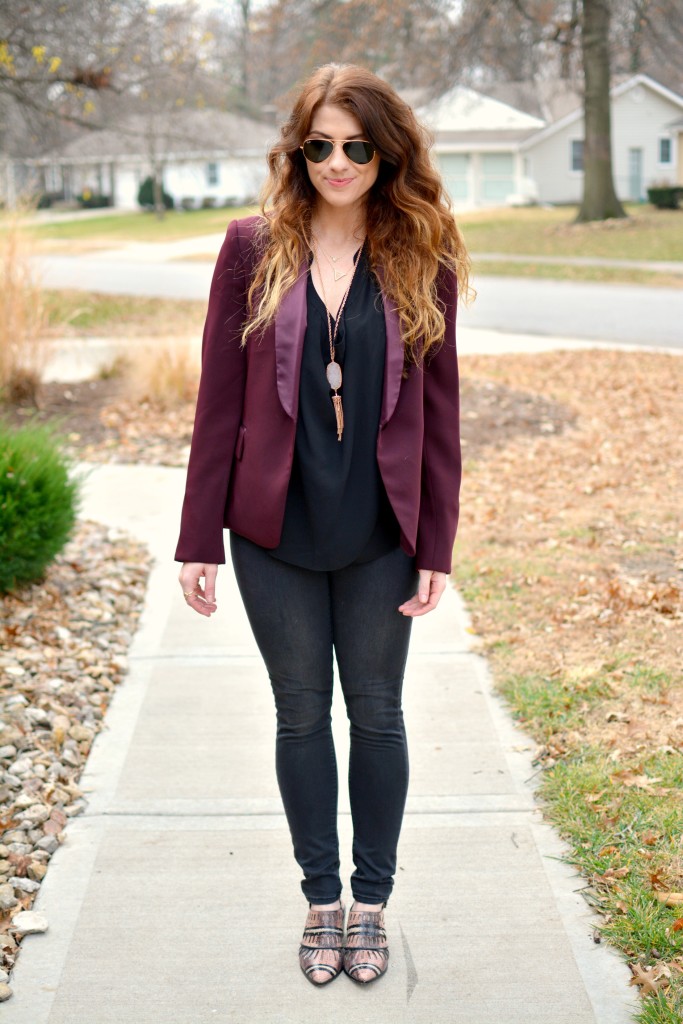 Burgundy Blazer. | Le Stylo Rouge