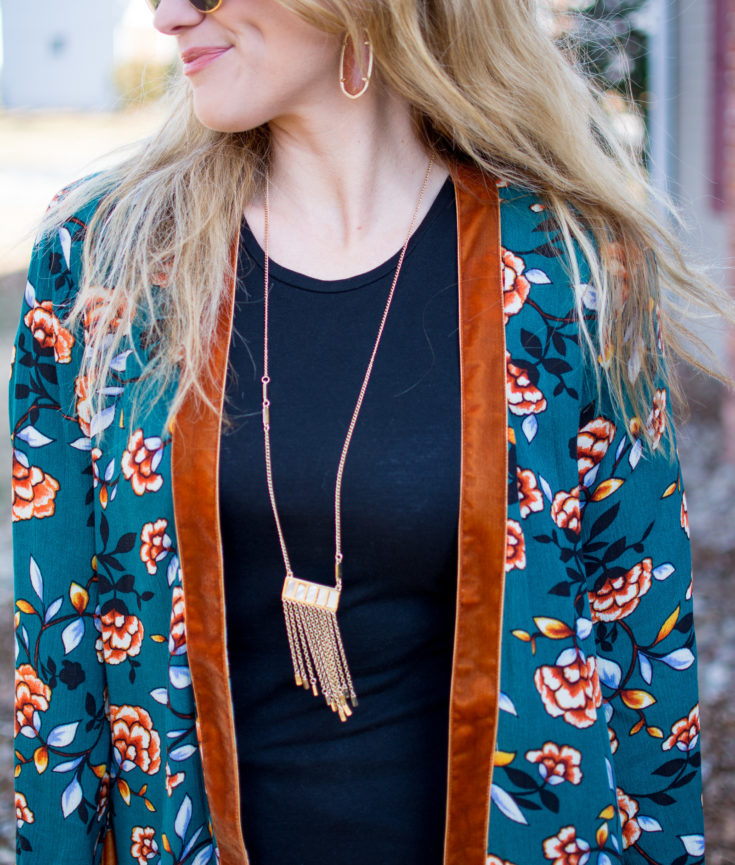Ashley from LSR in a printed kimono and Kendra Scott earrings