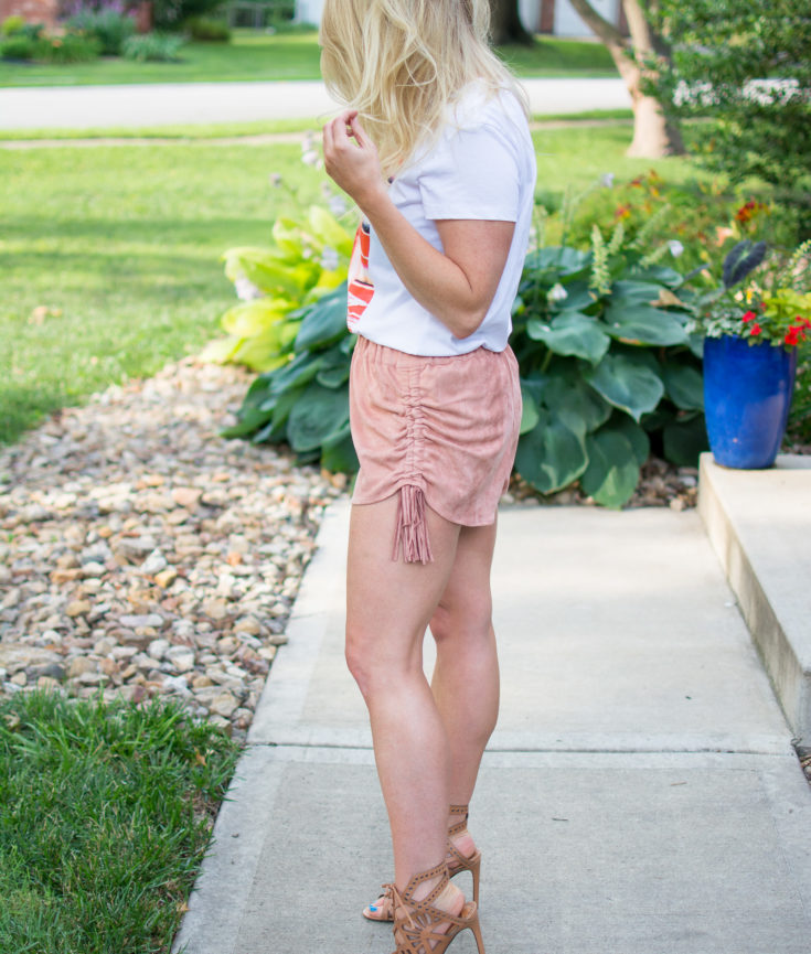 Styling a Graphic Tee with Suede Shorts. | Ashley from Le Stylo Rouge