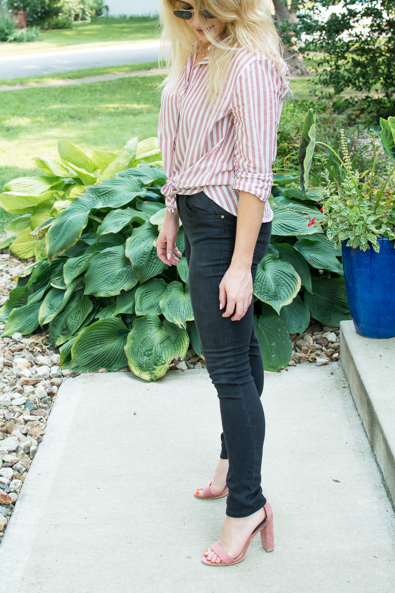 Faded Red Striped Button-up + Black Denim. | Le Stylo Rouge