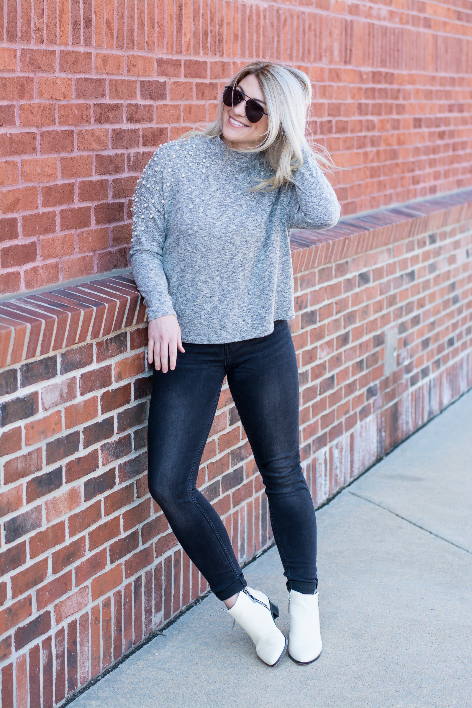 Pearl Sweater with Dark Denim + White Booties. | Le Stylo Rouge