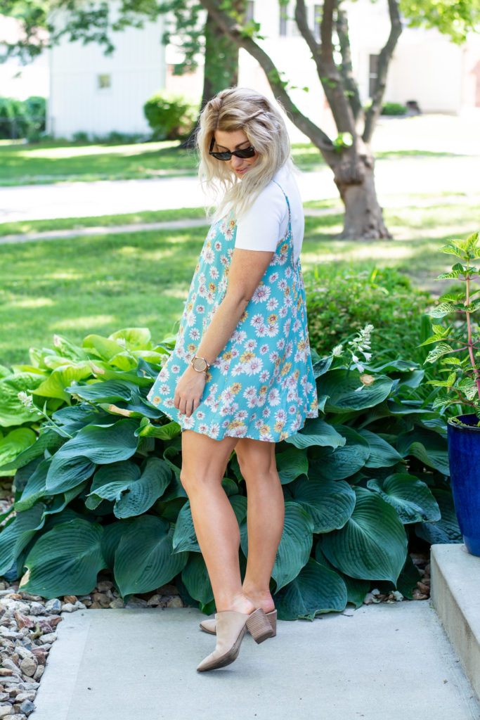 Summer Outfit: 90s Daisy Dress + Crop Top. | Le Stylo Rouge