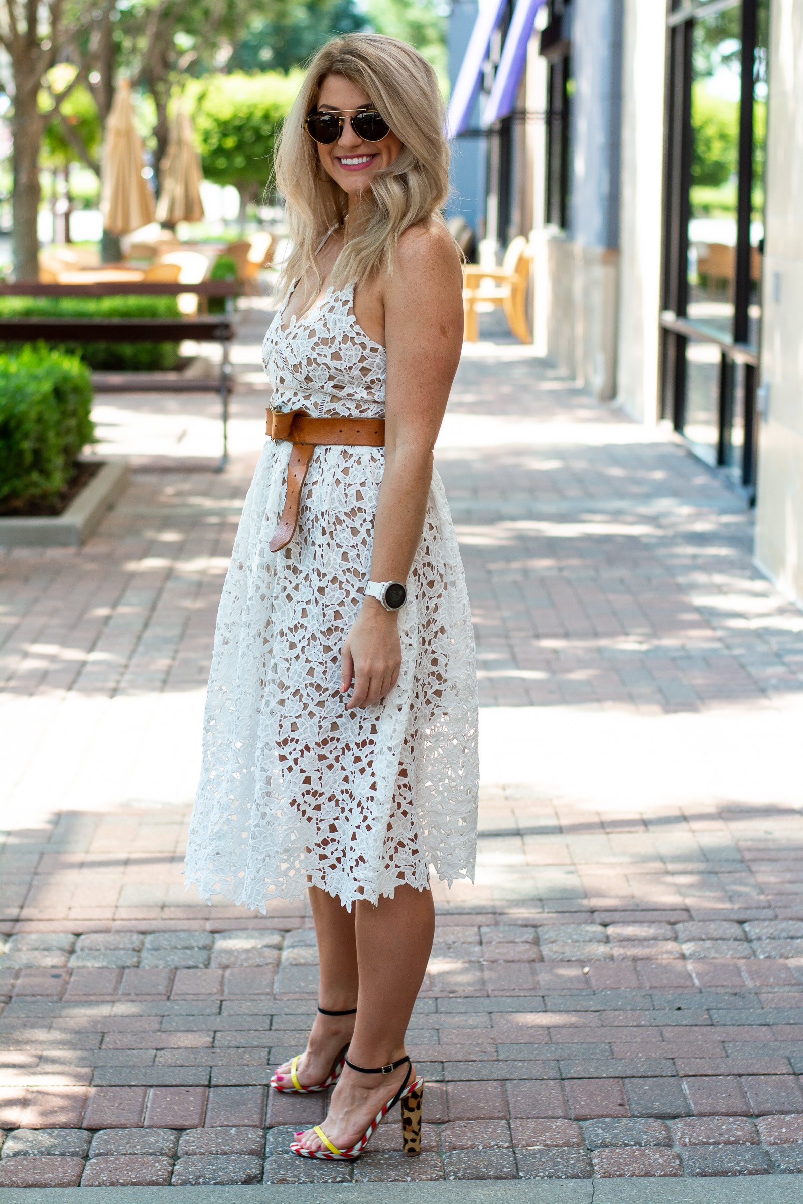 White Lace Midi Dress with Kindred Shops. | Le Stylo Rouge
