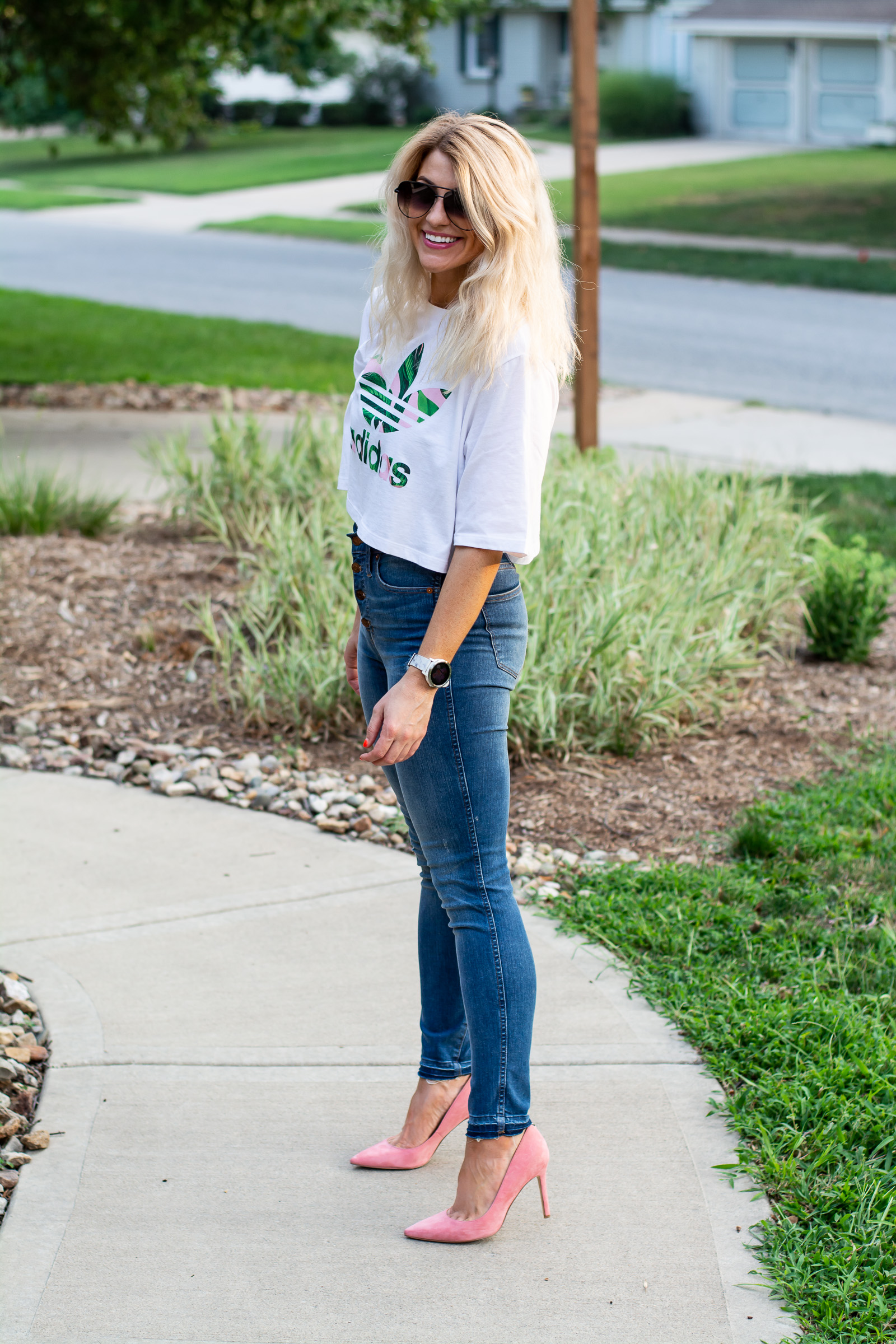 Outfit Idea: Cropped Tee + Blush Pumps. | Ashley from LSR