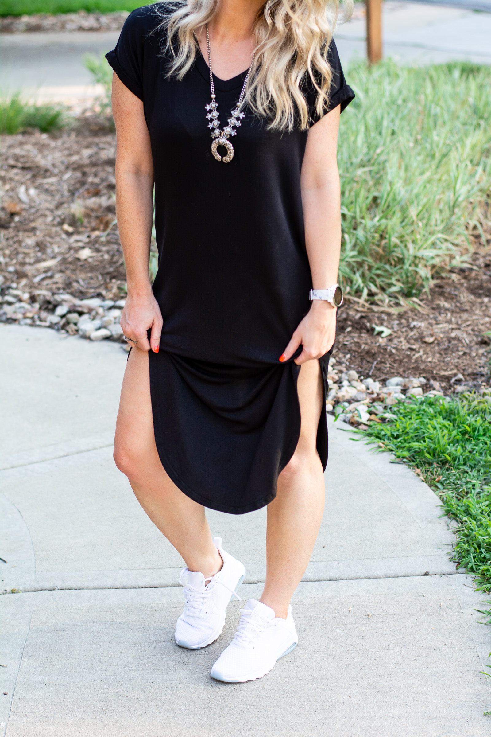 Outfit Idea: Black T-shirt + Sneakers. | Ashley from LSR