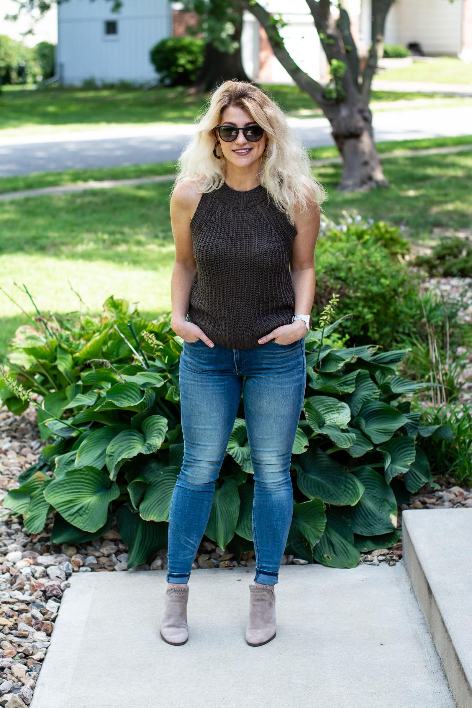 Transitional Outfit: Summer Sweater + Ankle Boots. | Le Stylo Rouge