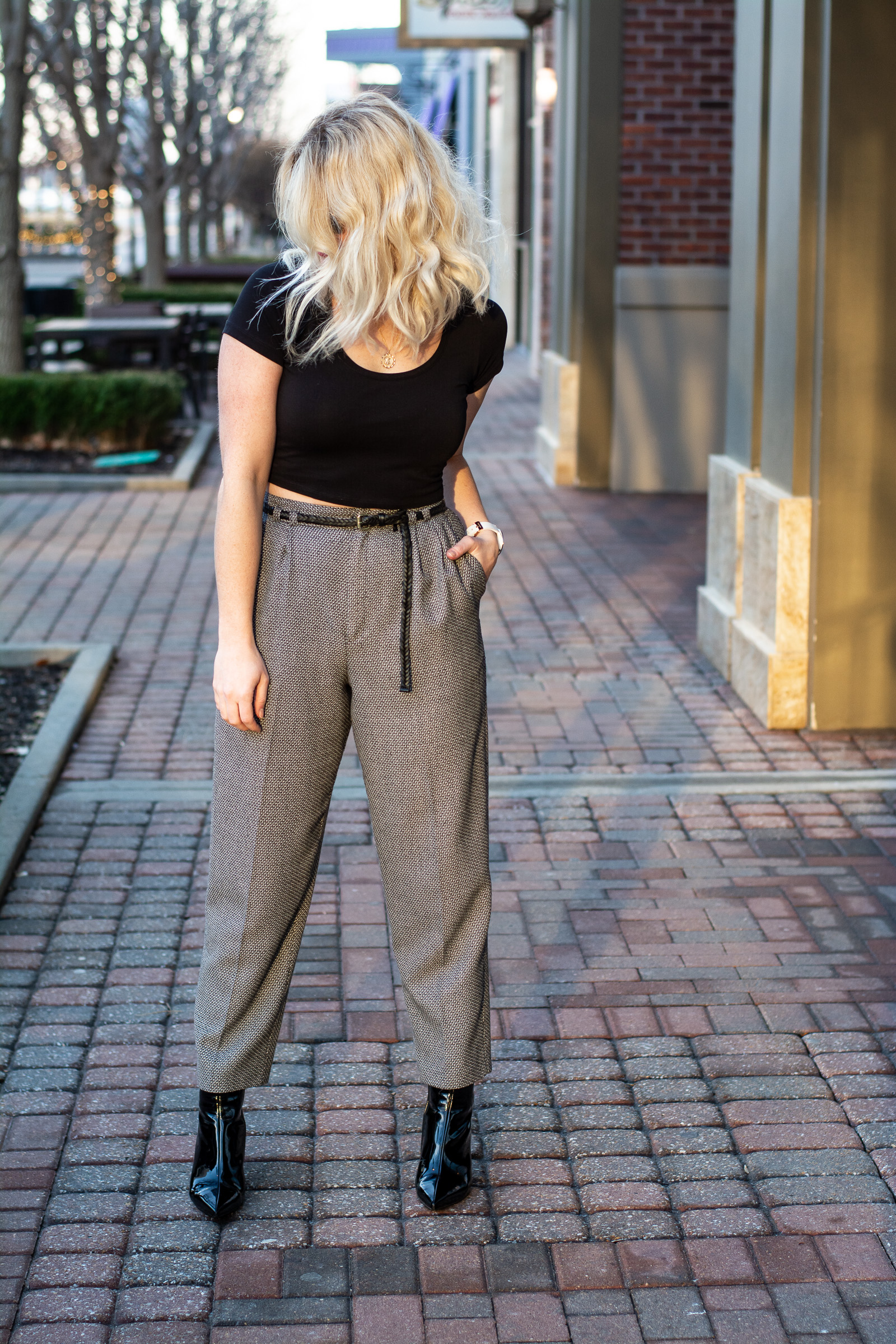 90s Trousers with a Crop Top and Space Boots. | Le Stylo Rouge