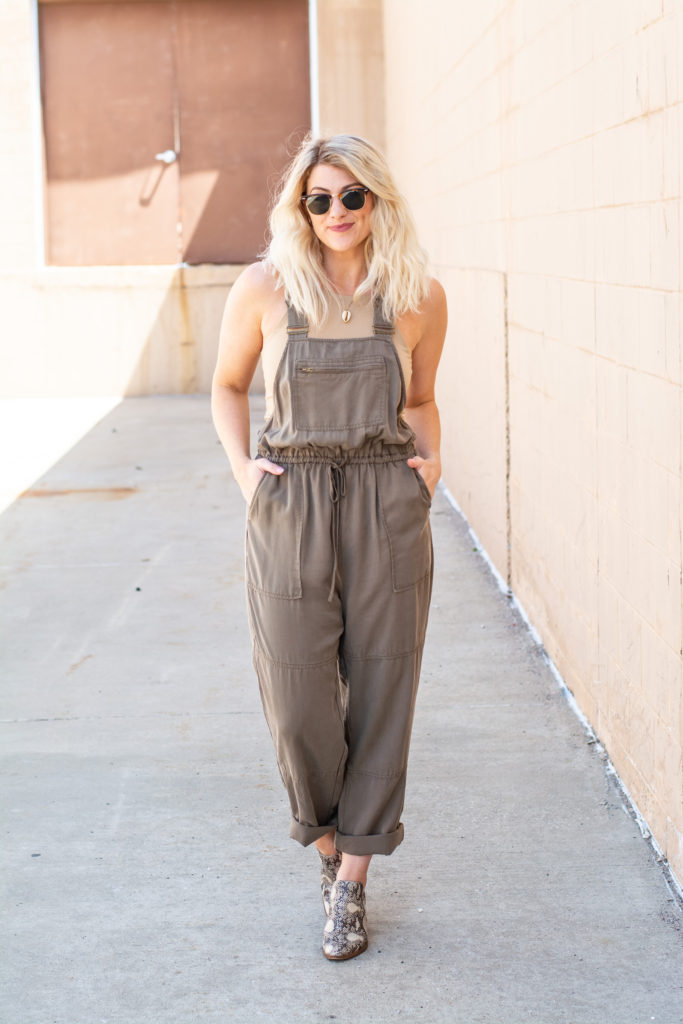 Olive Green Overalls with Kindred Shops. | Le Stylo Rouge