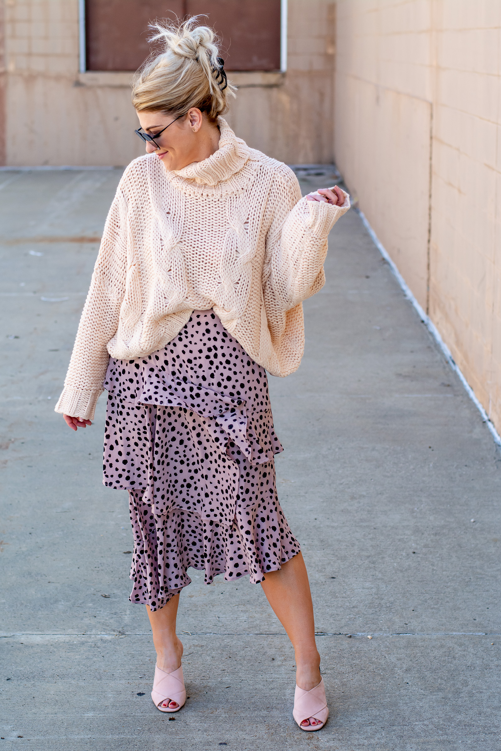 Fall Outfit: Sweater and a Ruffled Skirt. | LSR