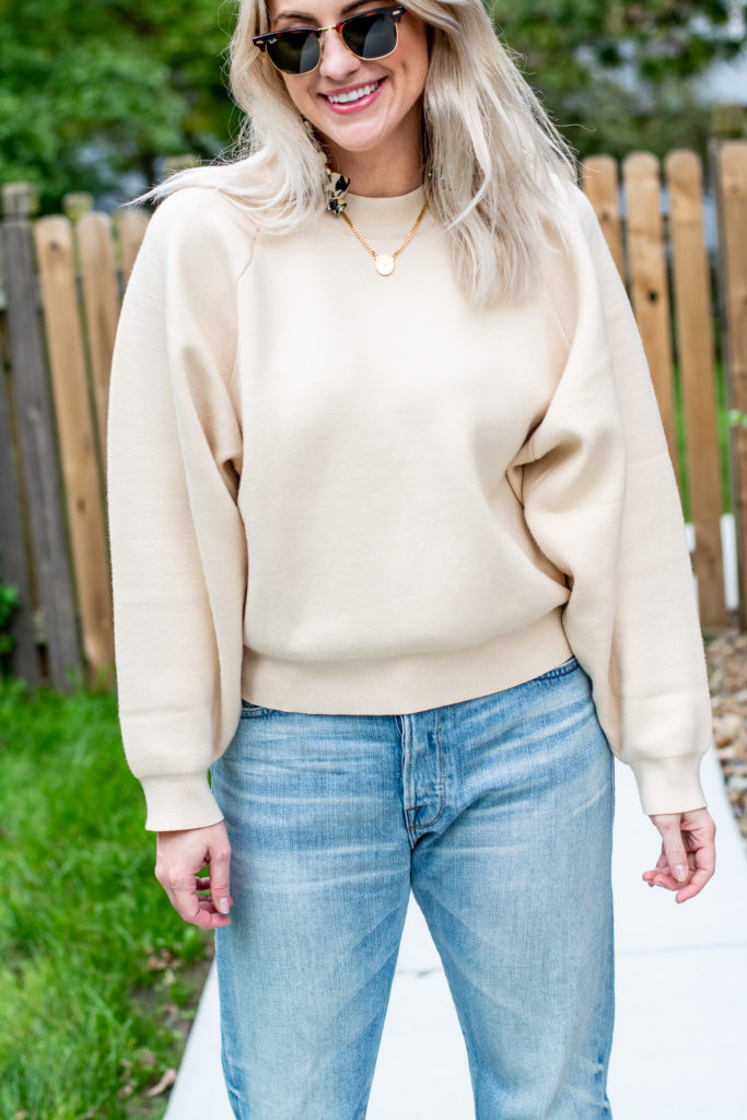 Cream Sweater + Boyfriend Jeans. | Le Stylo Rouge