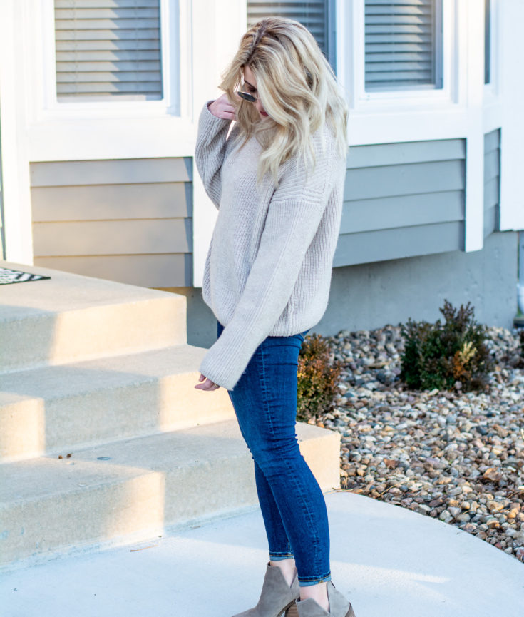 Beige Sweater with Pearl Details + Denim. | Le Stylo Rouge