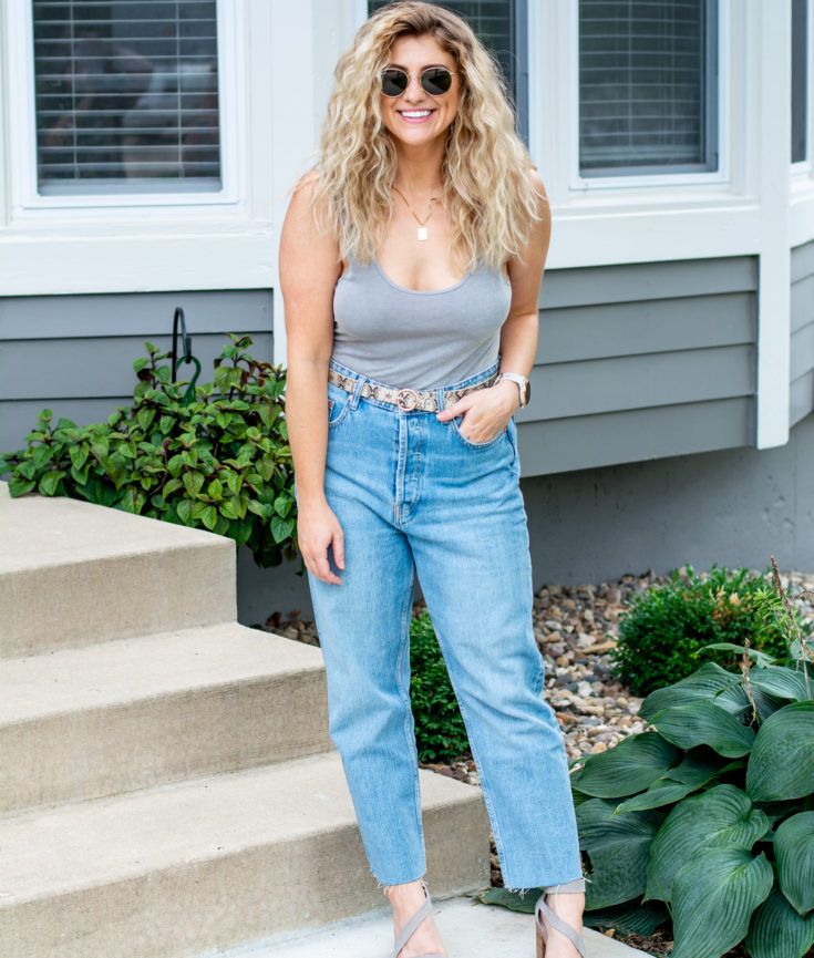 How To Style Mom Jeans – The Pink Millennial