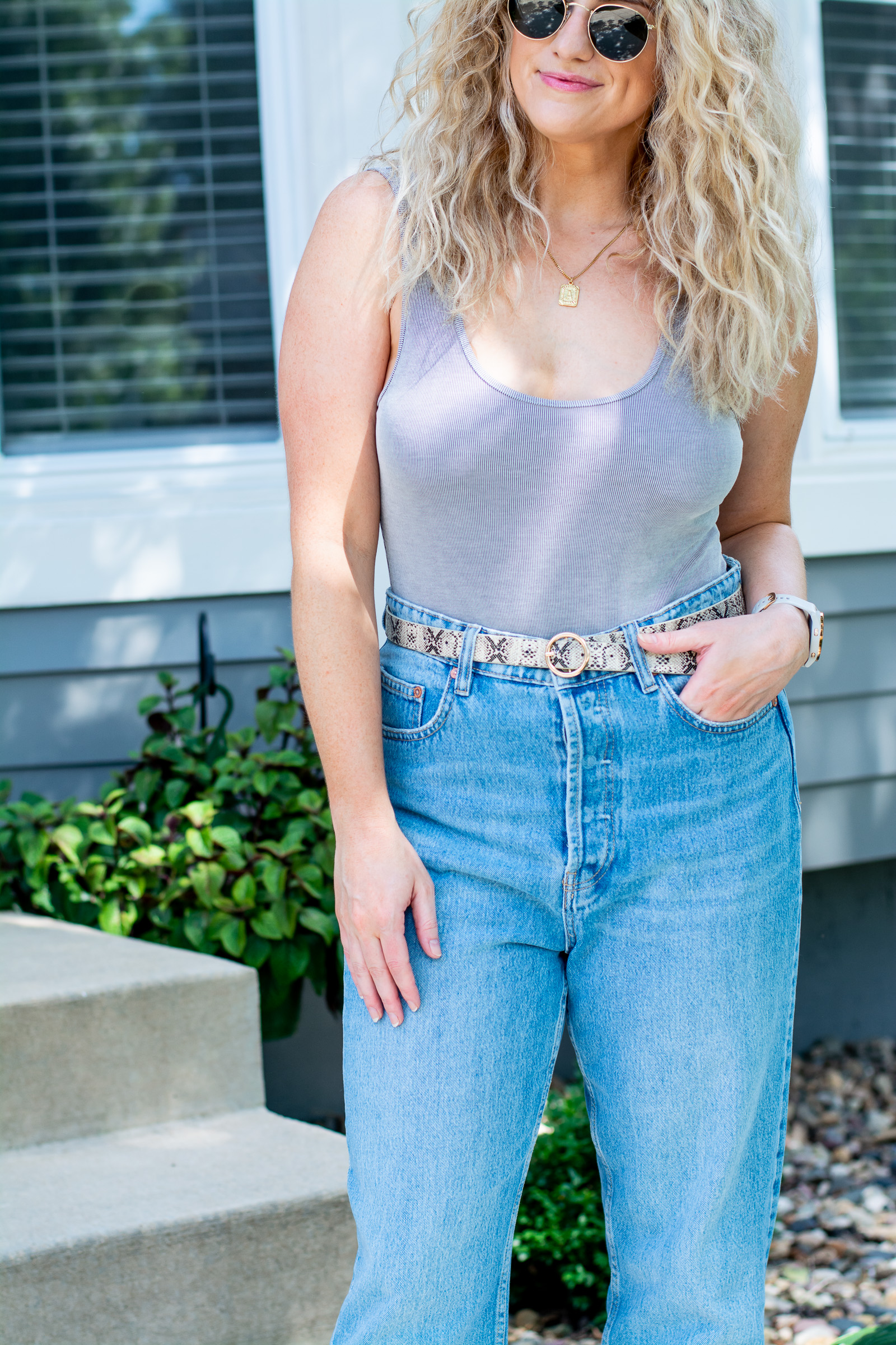 Mom Jeans + Neutral Accessories. | LSR