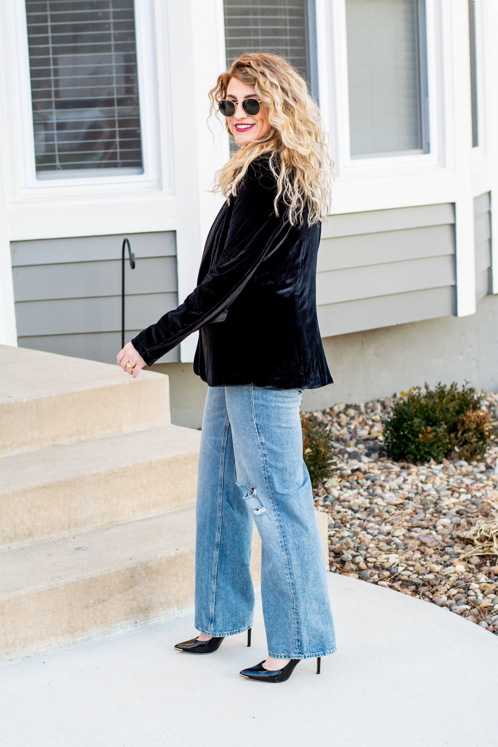 Winter Outfit Idea: Black Velvet Blazer + Wide-Leg Jeans. | LSR