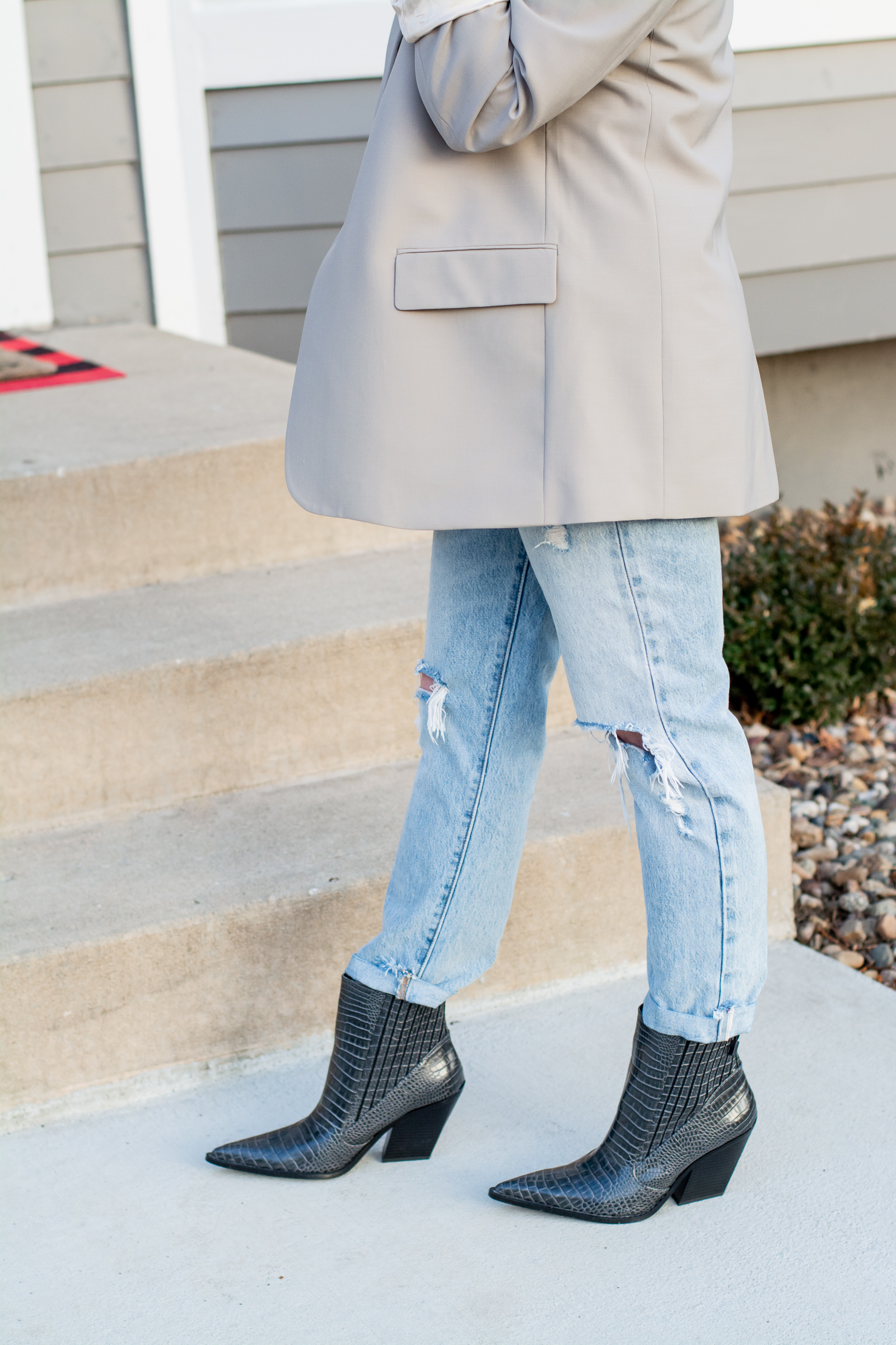 Oversized 80s Blazer and Gray Ankle Boots. | LSR