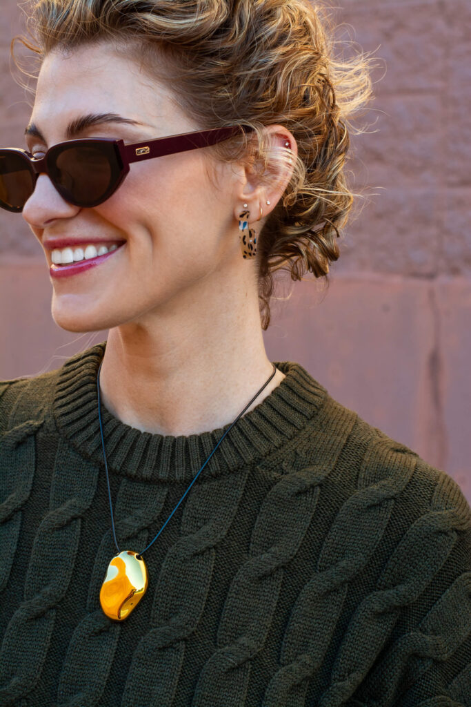 Gold Sculptural Pendant Necklace. | LSR